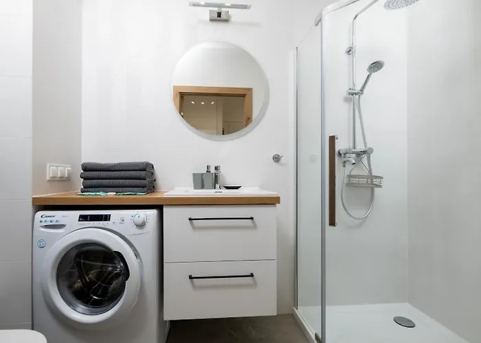 Old Town - Air Con & Parking - By Rentujemy