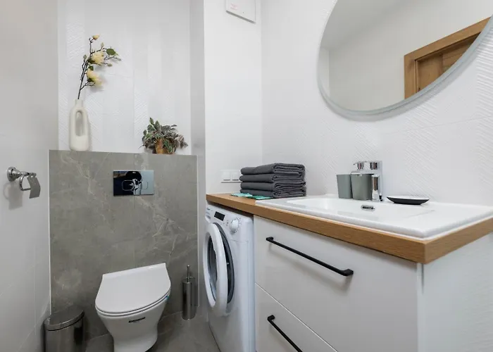 Old Town - Air Con & Parking - By Rentujemy *