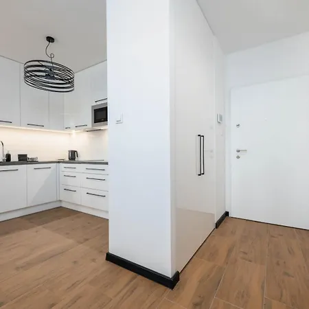 Old Town - Air Con & Parking - By Rentujemy